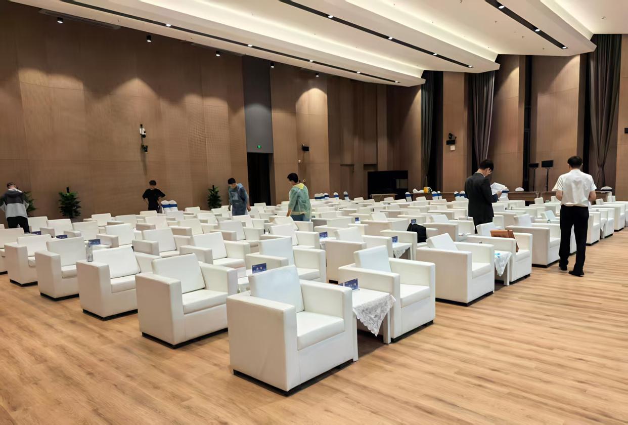 專業(yè)助力盛會(huì) 武漢沙發(fā)茶幾租賃與會(huì)議會(huì)展活動(dòng)供應(yīng)一站式解決方案